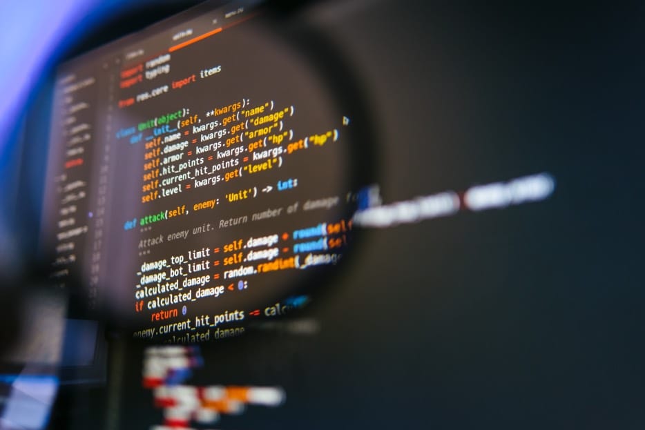 Choosing Between Patents and Open Source