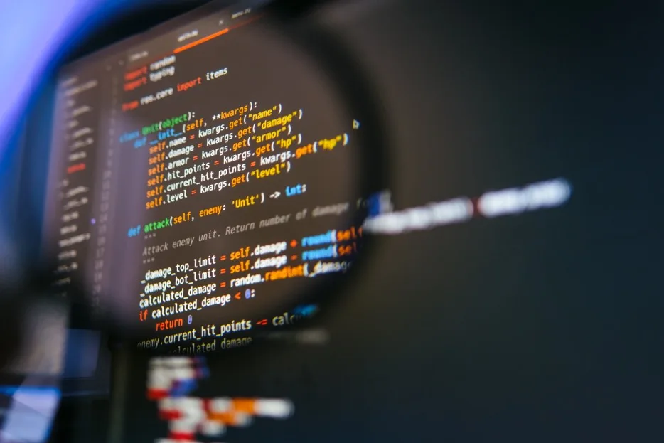 Choosing Between Patents and Open Source